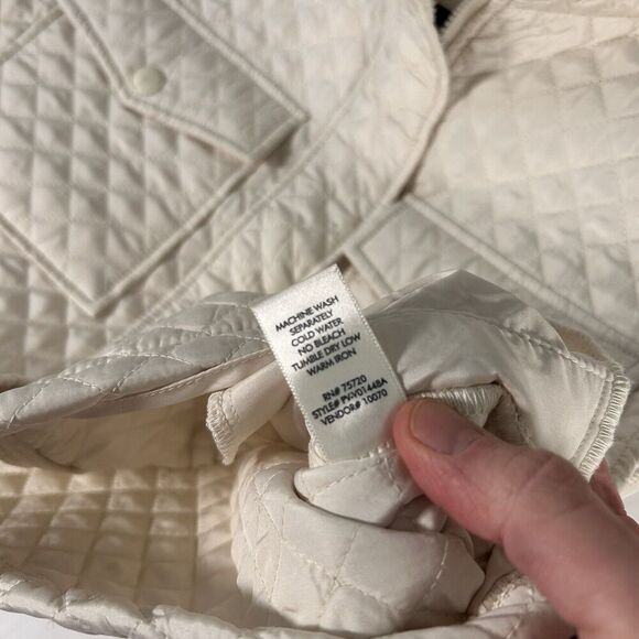 BKE Vest Women's Small White Quilted Zip Snap Polyester Turtlneck Pockets - Picture 7 of 9